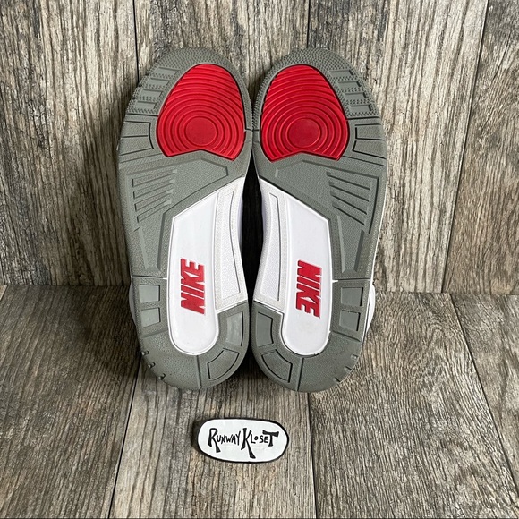 AIR JORDAN 3 RETRO OG White/Fire Red True Blue Cement 9 - Picture 7 of 13